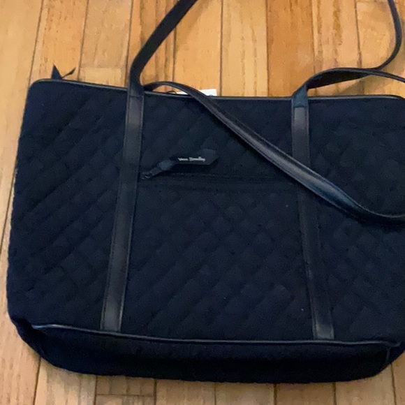 Small Trimmed Vera in Classic Navy - Picture 3 of 6